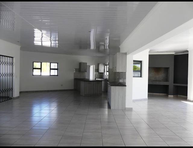 4 BEDROOM HOUSE FOR SALE IN GOLDEN MILE